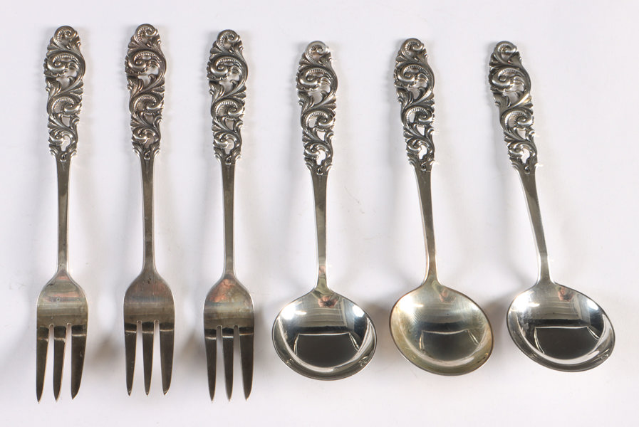 3 skjeer og 3 kakegafler, Telesølv.