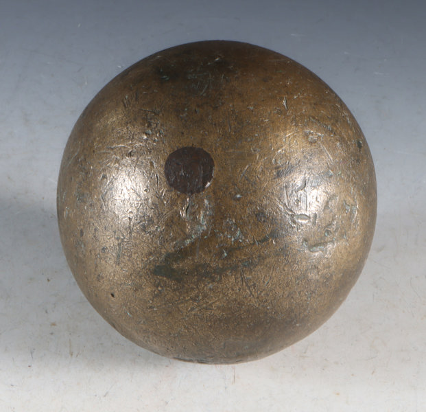 Kule i bronse, 1800 tallet. 