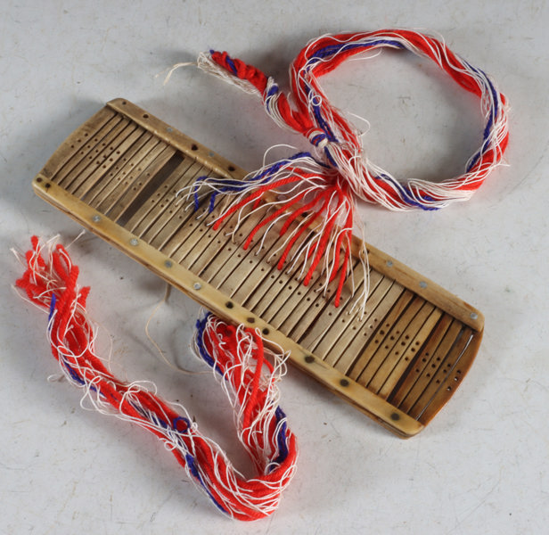 Båndvev i horn, 1800 t.