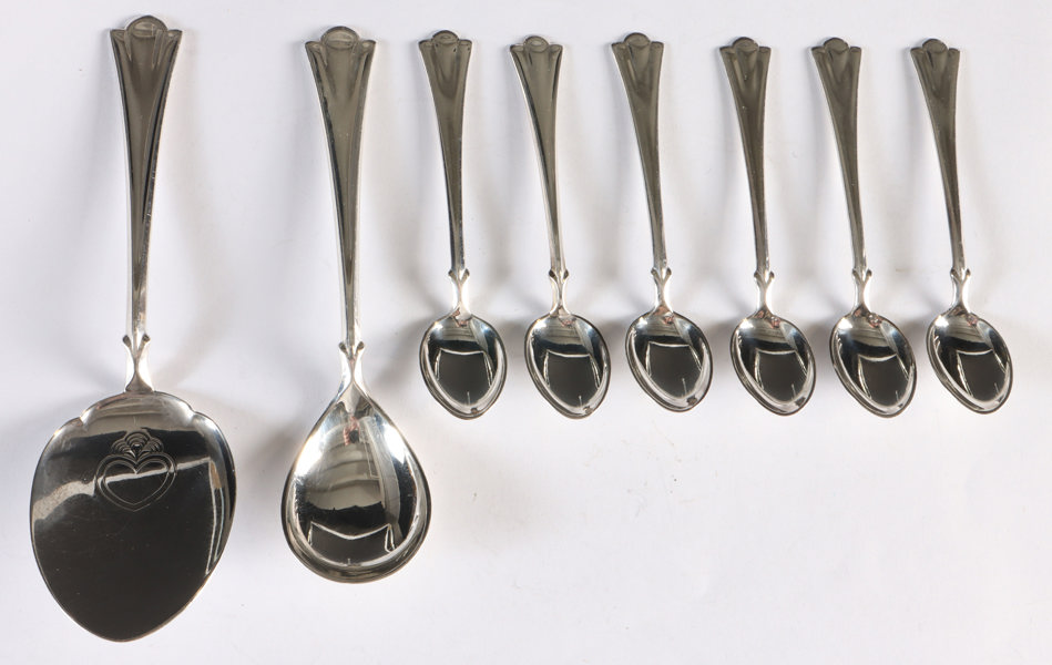 8 deler bestikk i sølv, Lilje.