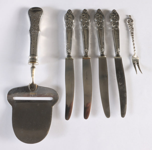 6 div. deler bestikk i sølv.