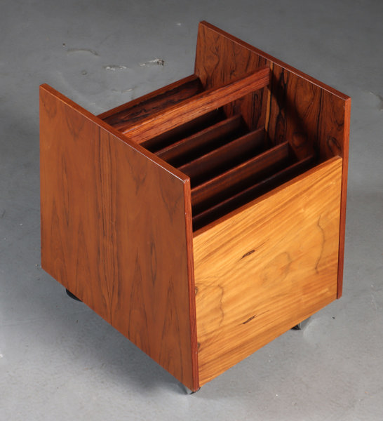 Kurv til aviser/plater i palisander. Scala.