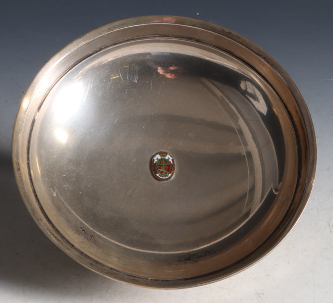 Bolle sølv m/emalje i bunnen.