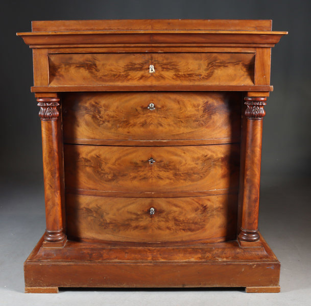 Kommode i mahogni, 1800 t.