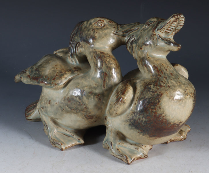 Figur i stengods, ender. Kngl. Dansk. 