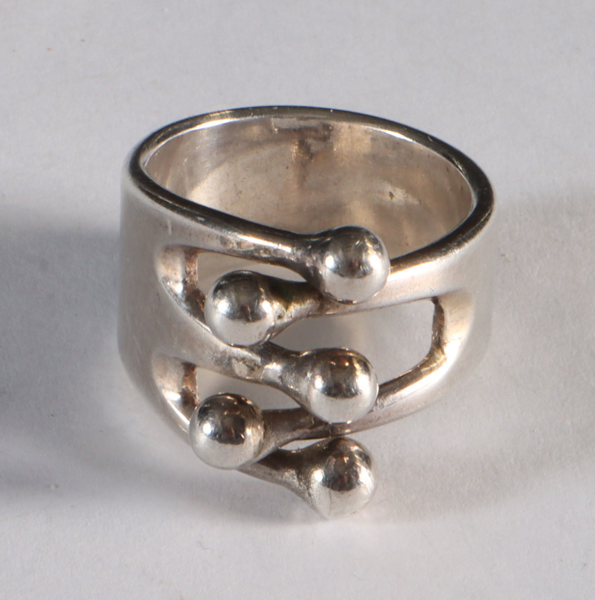 Ring i sølv, Kule - Anne Greta Eker.