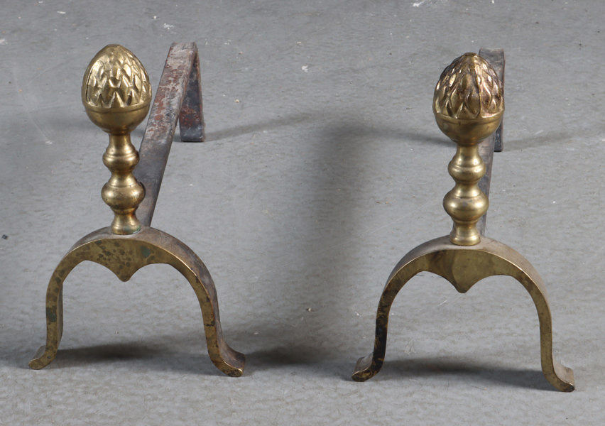 Et par peisbukker i messing