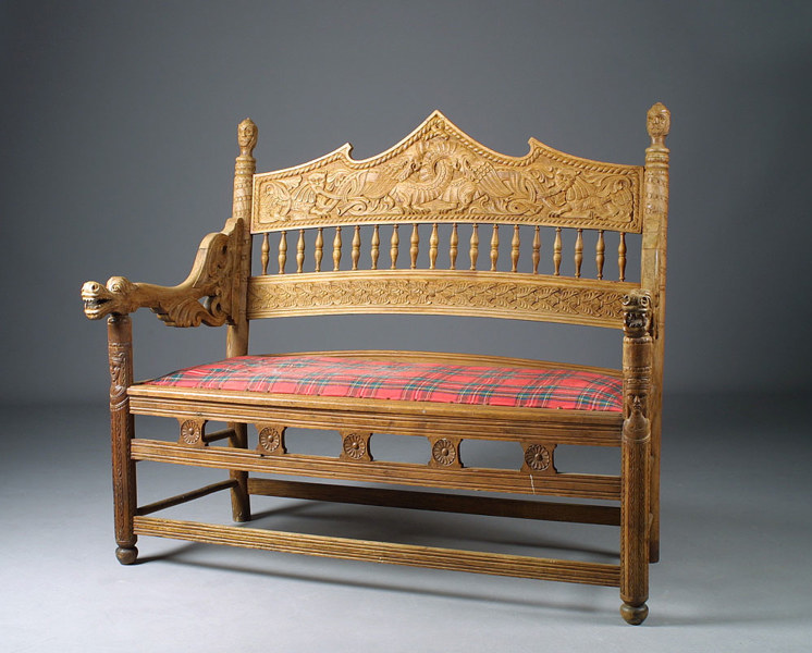 Benk i dragestil, 18/1900 t. 