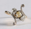Ring i gult og hvitt gull m/diamanter.