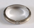 Ring i hvitt gull m/diamant.