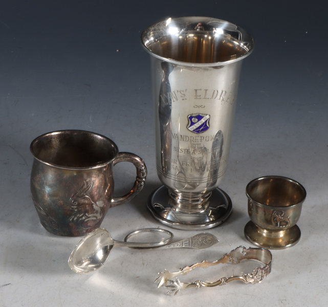 5 div. deler i sølv, bl.a. pokal.