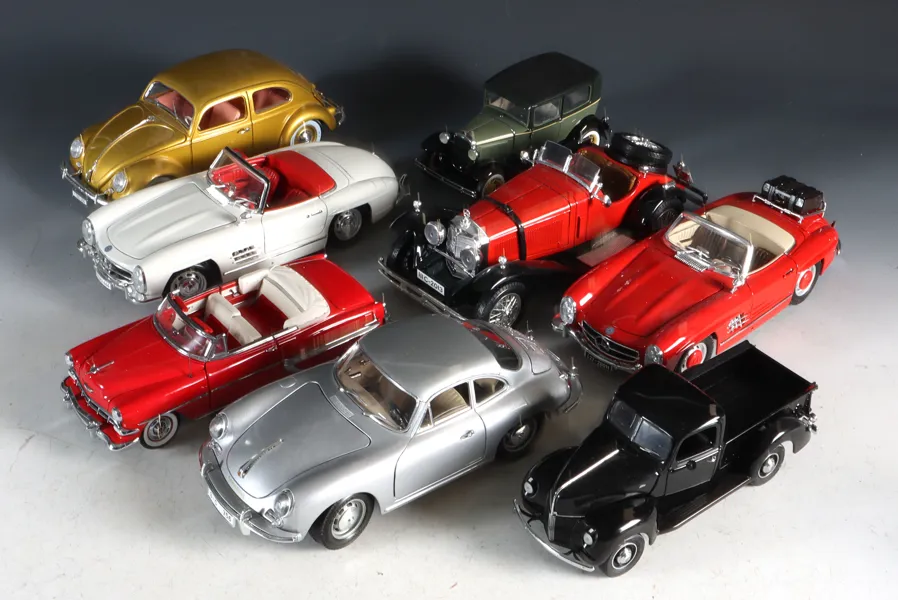 8 modellbiler, Burago og Franklin Mint.