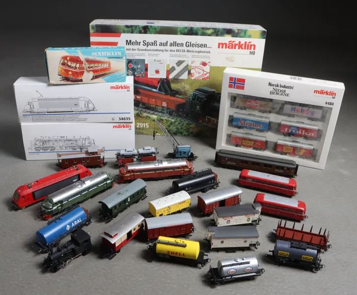 Samling modelltog og vogner. Märklin.
