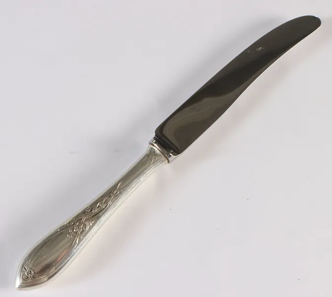 6 kniver i sølv, dragestil.