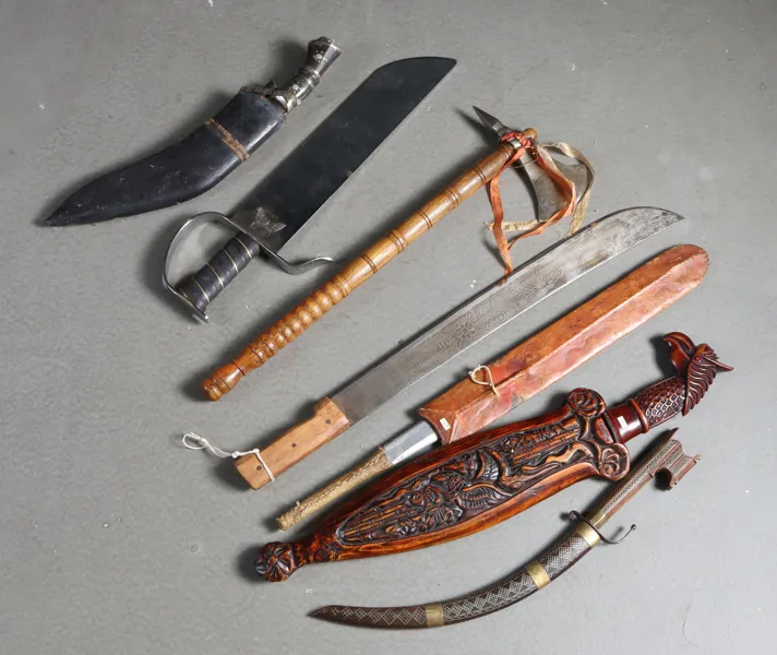 7 sabler/kniver/pyntevåpen.