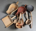 Lot sleiver og skjeer i tre. 1800 t.