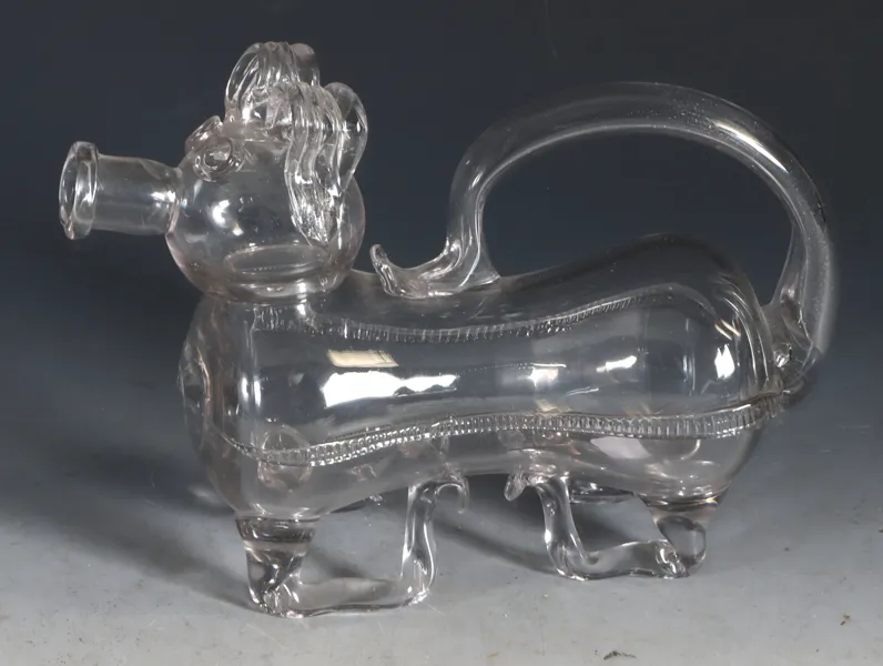 Fyllehund i glass, 18/1900 t.