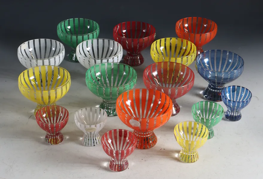 11+6 dekorerte glass, Magnor.