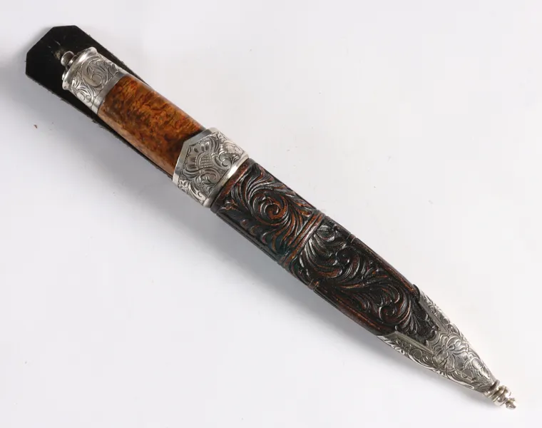 Slirekniv med sølvholker, Arne M. Solbjør.