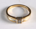 Ring i gull m/diamant.