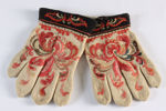 Et par broderte bunadsvanter, 1800 t.